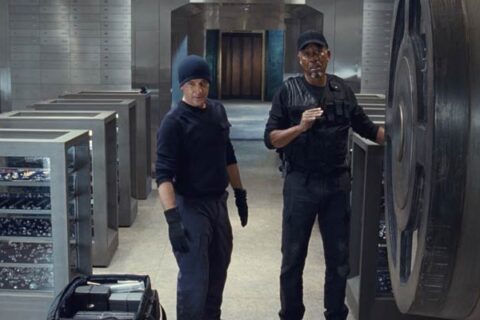 Thick As Thieves 2009 Movie Scene Morgan Freeman as Ripley and Antonio Banderas as Gabriel opening the safe