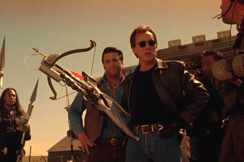 Vampires 1998 Movie Scene James Woods as Jack Crow holding a crossbow and talking to his team of vampire killers
