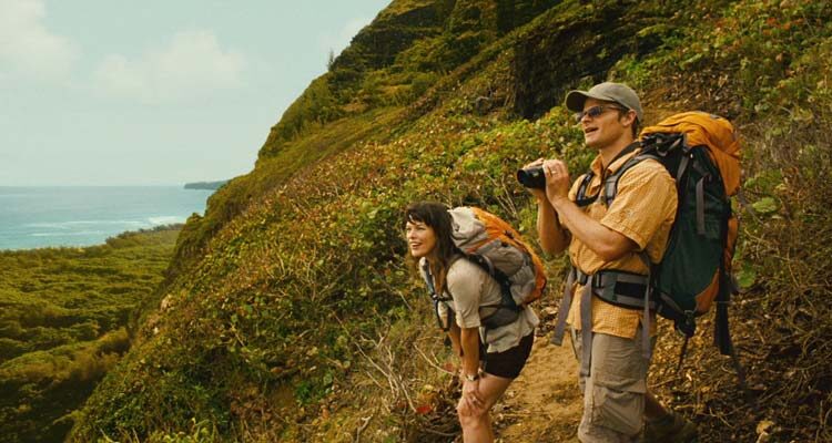 A Perfect Getaway 2009 Movie Scene Milla Jovovich as Cydney and Steve Zahn as Cliff enjoying their honeymoon in Hawaii