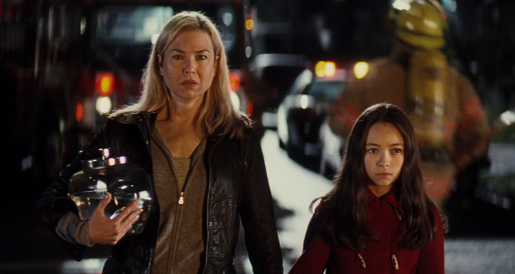 Case 39 2009 Movie Scene Renée Zellweger as Emily Jenkins and Jodelle Ferland as Lilith Sullivan holding hands