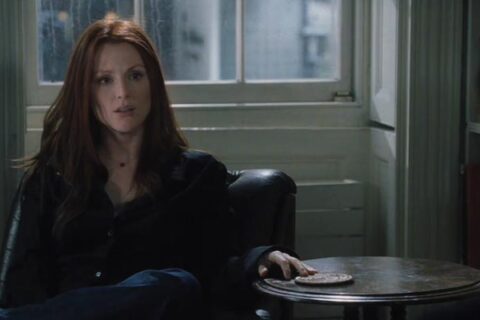 The Forgotten 2004 Movie Scene Julianne Moore as Telly talking to a psychiatrist Dr. Jack Munce played by Gary Sinise