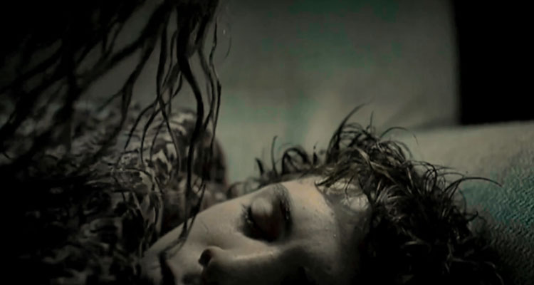Shiver AKA Eskalofrio 2008 Movie Scene A creature near Santi while he's sleeping