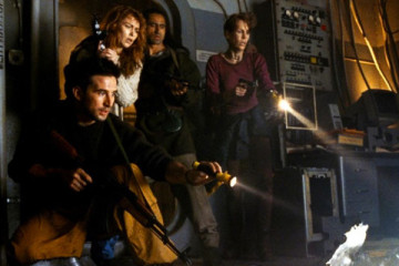 Virus [1999] Movie Virus 1999 Movie Jamie Lee Curtis, William Baldwin, Joanna Pacula and Cliff Curtis