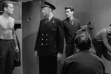 Le Trou 1960 Movie Philippe Leroy, Raymond Meunier, Marc Michel and Jean Keraudy with his back to us during a cell inspection
