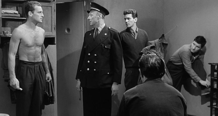 Le Trou 1960 Movie Philippe Leroy, Raymond Meunier, Marc Michel and Jean Keraudy with his back to us during a cell inspection