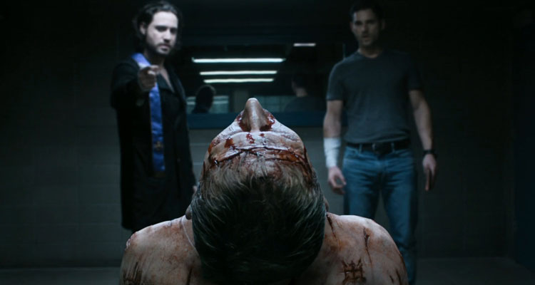 Deliver Us From Evil 2014 Movie Scene Edgar Ramírez as Mendoza and Eric Bana as Sarchie performing an exorcism on Sean Harris as Santino