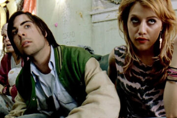 Spun 2002 Movie Scene Jason Schwartzman as Ross, Brittany Murphy as Nikki and Mena Suvari as Cookie waiting to get high at Spider Mike's place