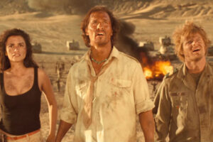 Sahara 2005 Movie Scene Matthew McConaughey as Dirk Pitt, Penélope Cruz as Eva Rojas and Steve Zahn as Al Giordino looking in the sky after the explosion