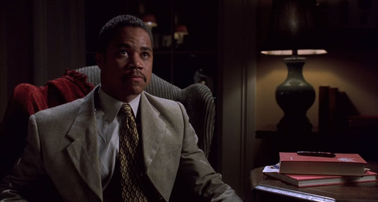 A Murder of Crows Movie 1998 Scene Cuba Gooding Jr. as Lawson Russell confronting the killer
