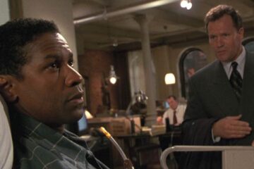 The Bone Collector 1999 Movie Scene Denzel Washington as Lincoln Rhyme and Michael Rooker as Captain Howard Cheney trying to catch the serial killer