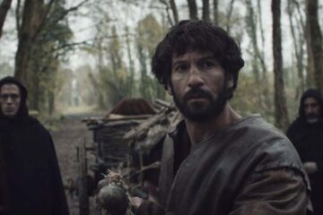 Pilgrimage 2017 Movie Scene Jon Bernthal as The Mute escorting a cart carrying the relic through the woods