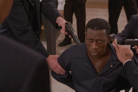 Murder at 1600 1997 Movie Scene Wesley Snipes as Detective Regis in the white house trying to solve a murder